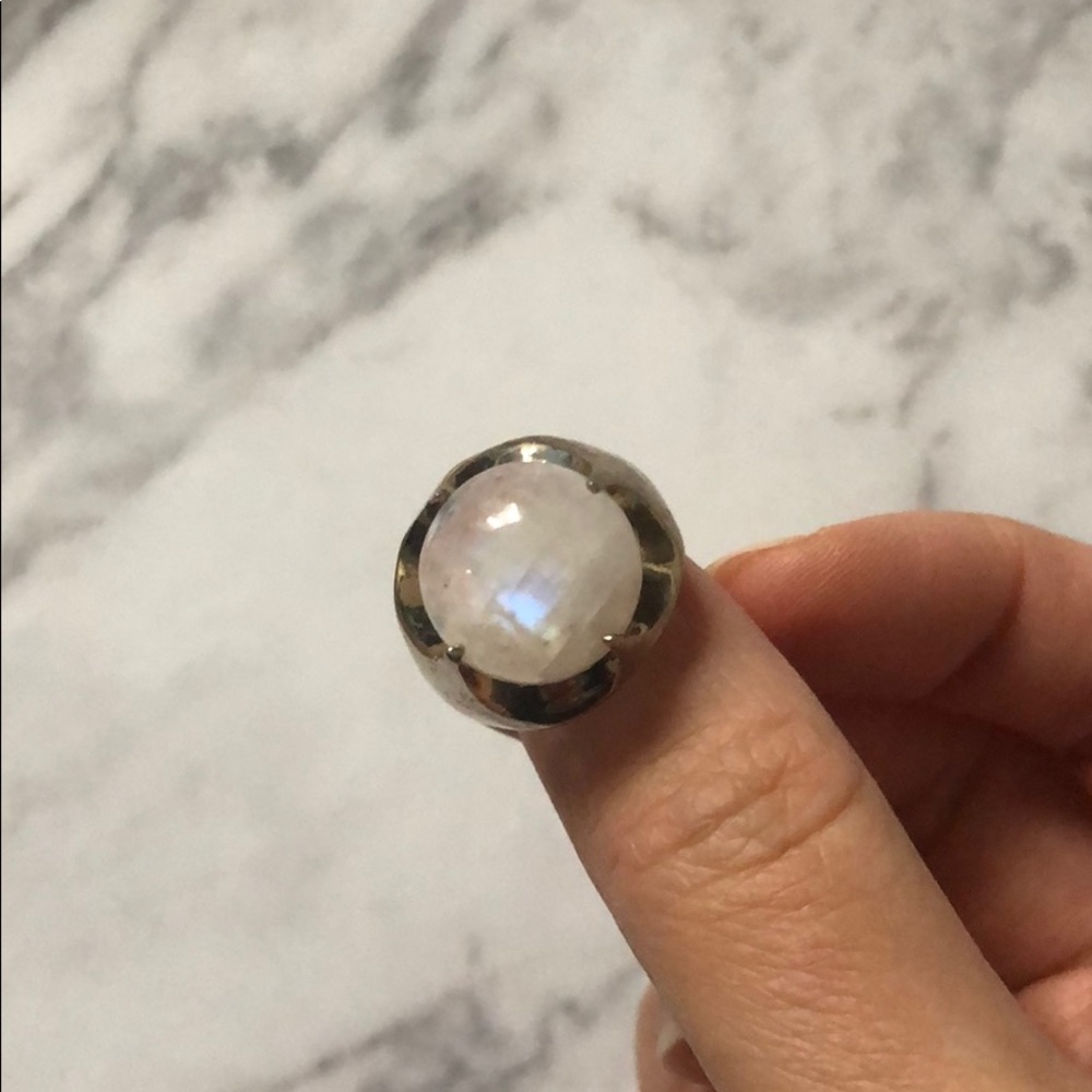 Ring - Picture 2 of 9
